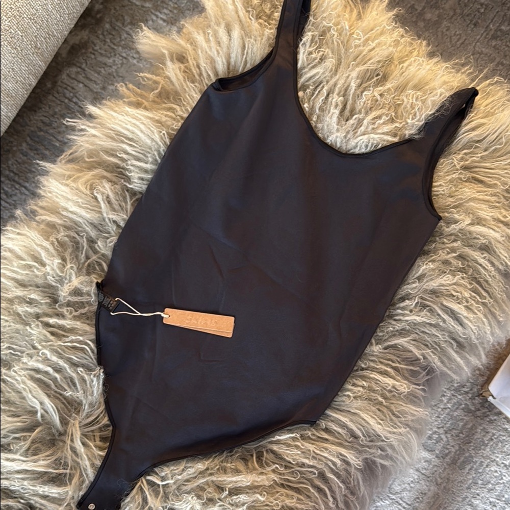 SKIMS Black Onyx Scoop Neck Essential Bodysuit